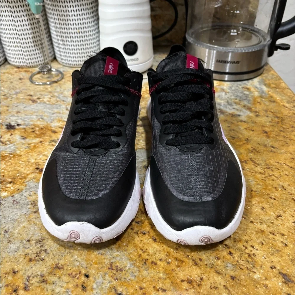 Nike Renew size 9